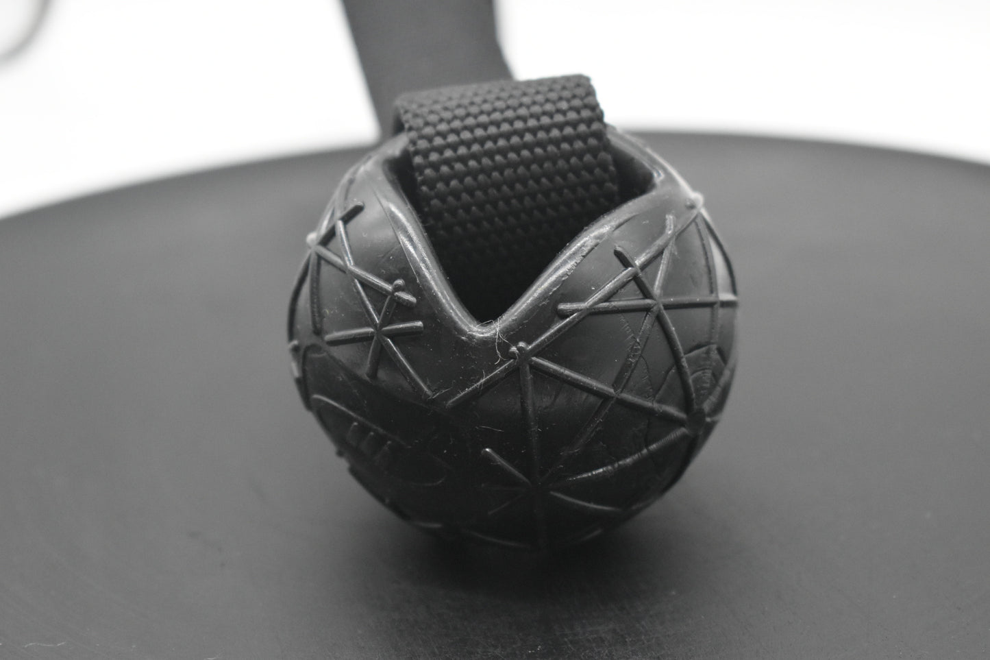 Moby-Ball Schwarz mit Schlaufe Groß