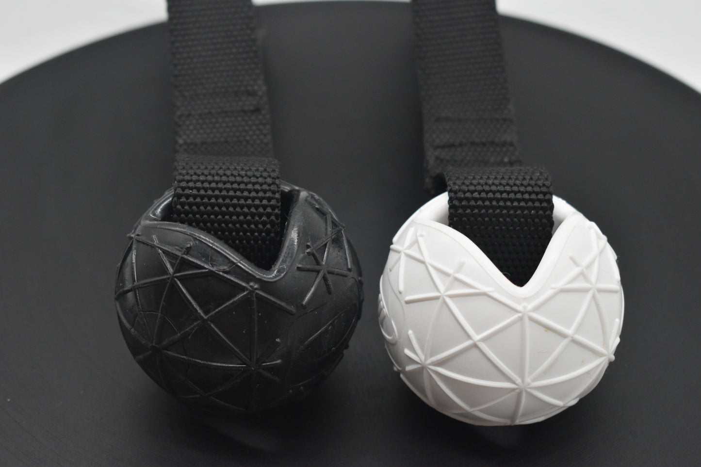 Moby-Ball Schwarz mit Schlaufe Groß