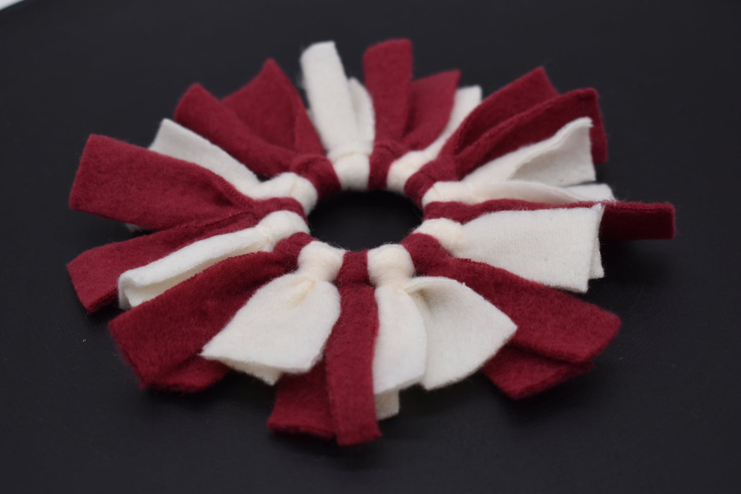 Anhänger Fleece Weiß + Dunkelrot