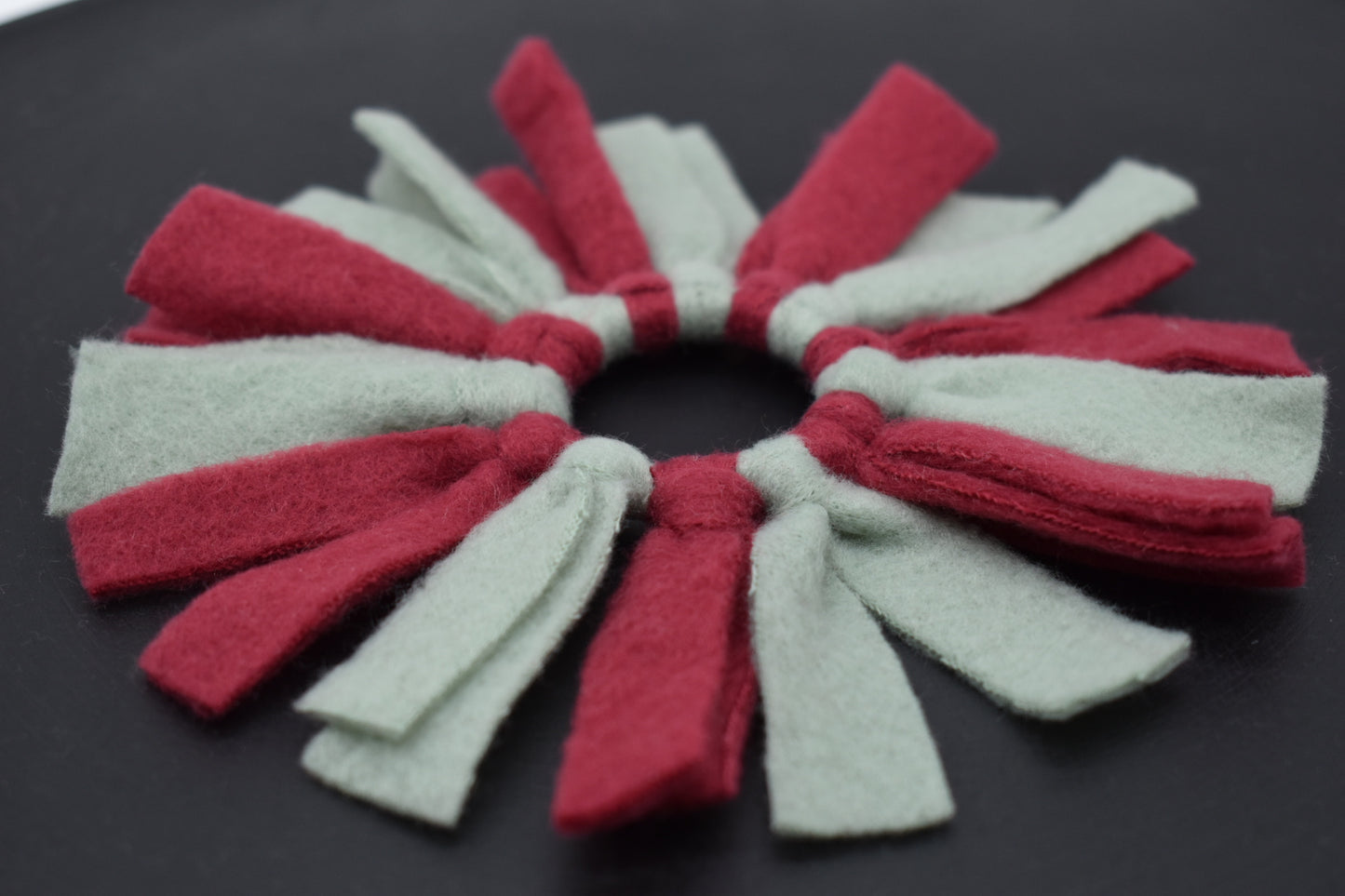 Anhänger Fleece Dunkelrot + Minze